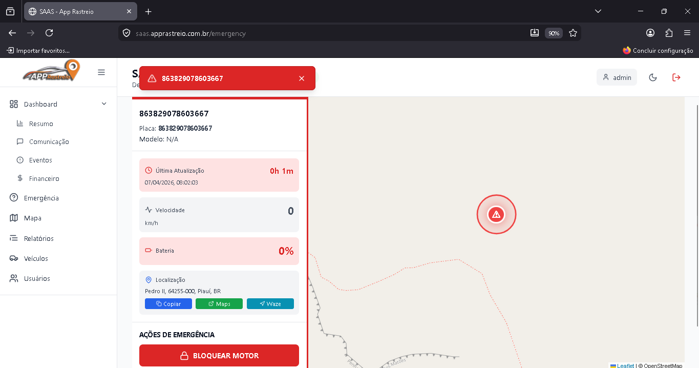 Emergência com dispositivo selecionado mostrando painel de informações e mapa com posição do veículo