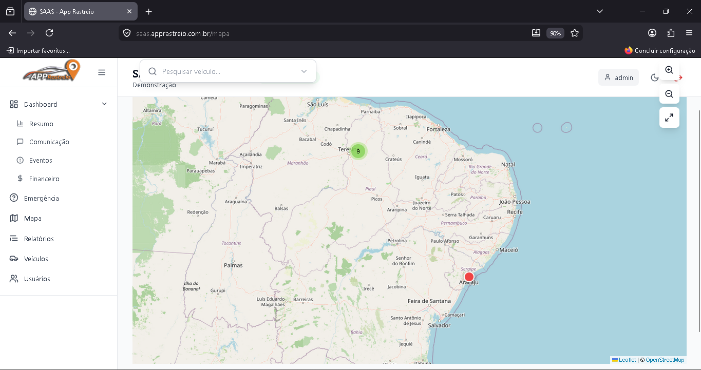 Tela do Mapa em tela cheia com marcadores de veículos e barra de busca